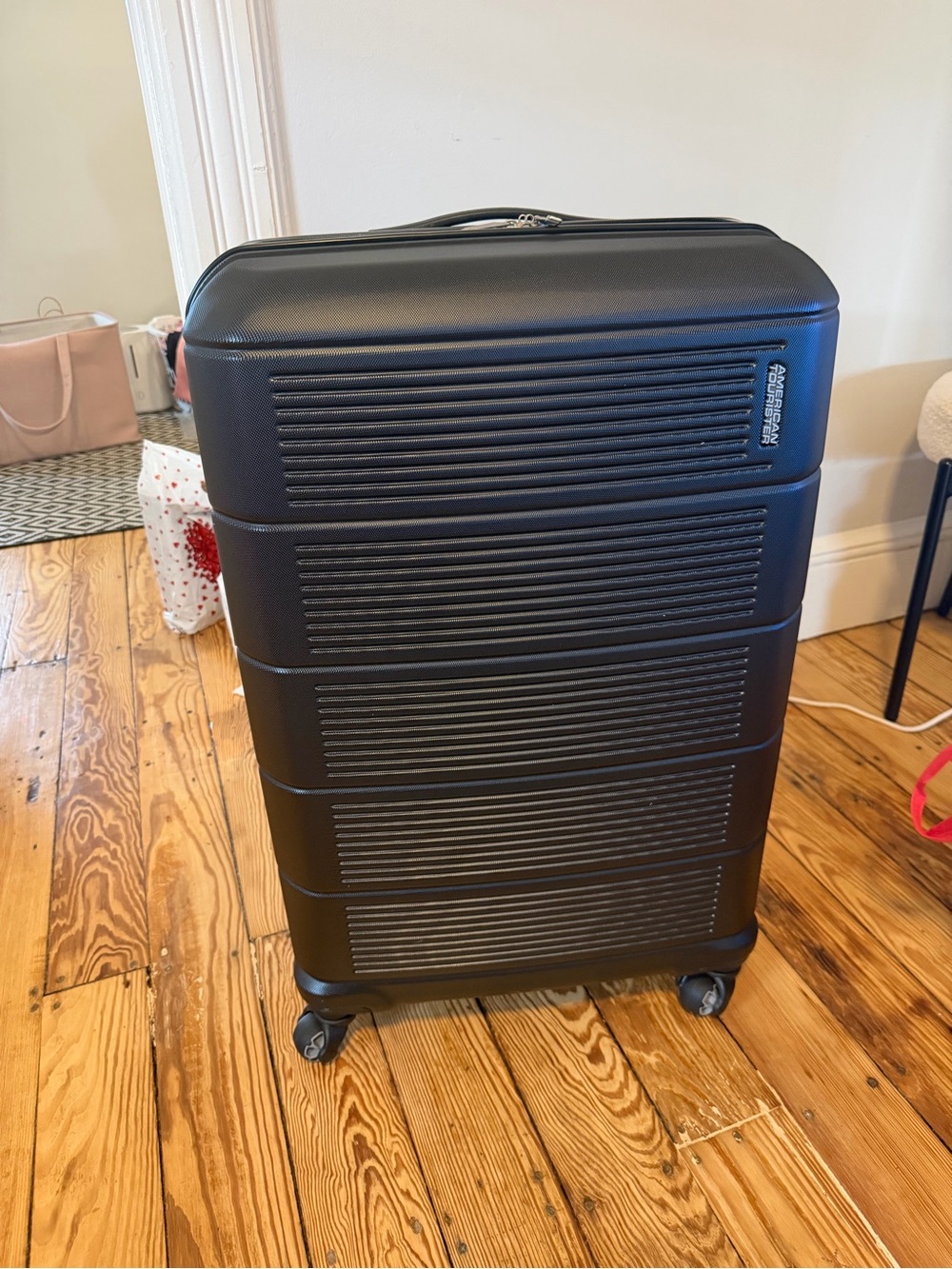 American Tourister Black Hardside Spinner Suitcase